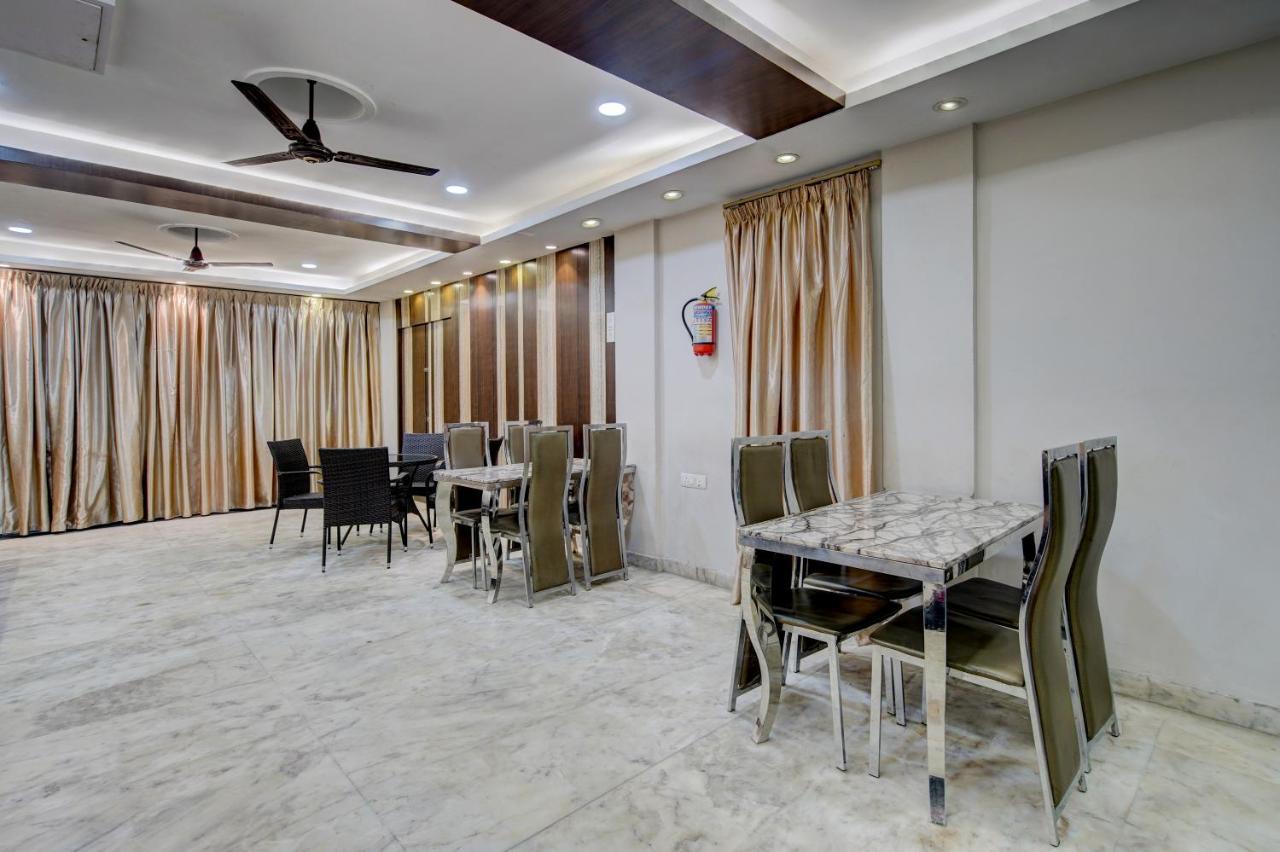 Treebo Soho Newtown Hotel Колката Екстериор снимка