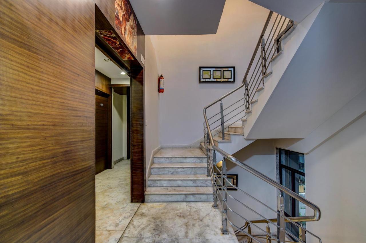 Treebo Soho Newtown Hotel Колката Екстериор снимка