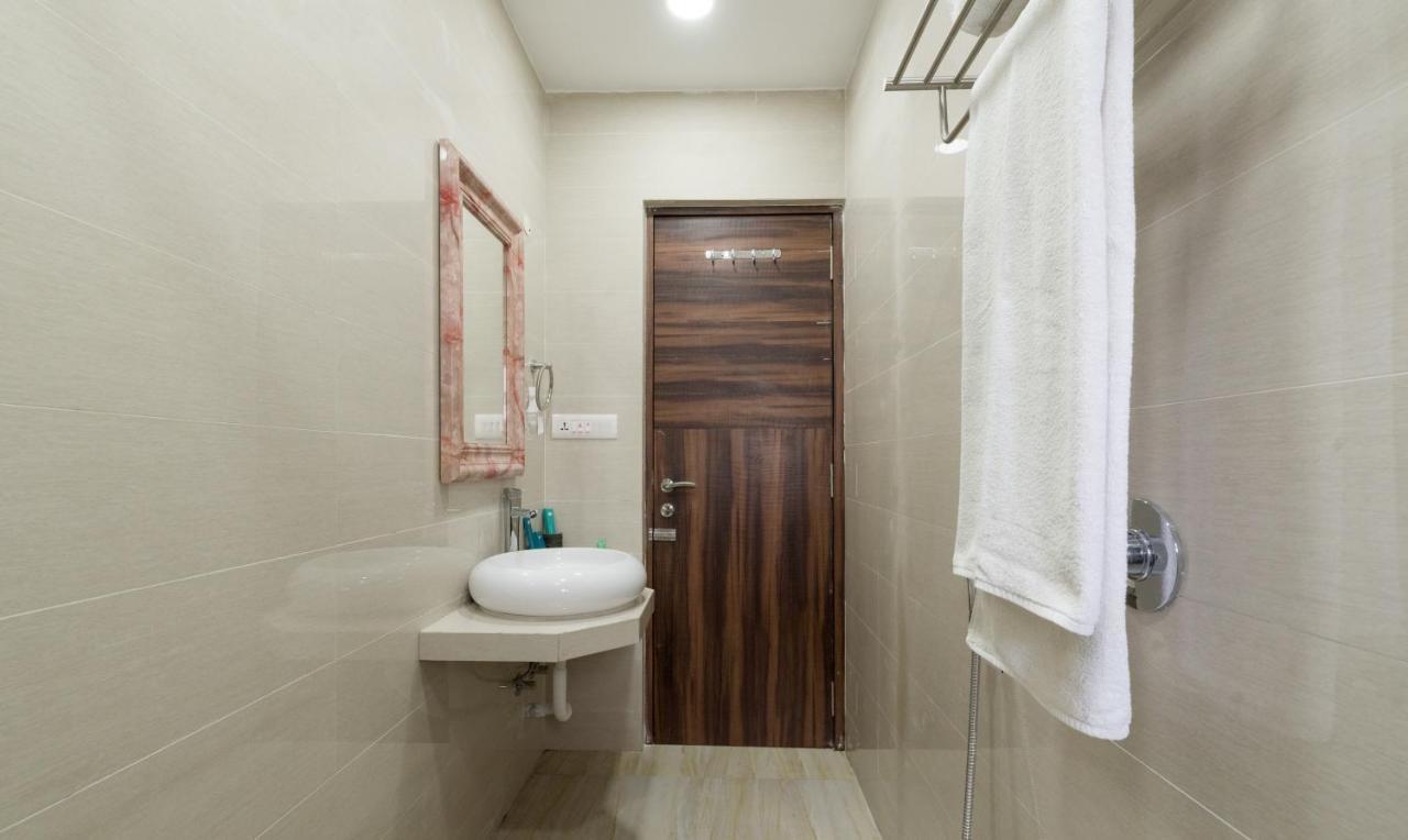 Treebo Soho Newtown Hotel Колката Екстериор снимка